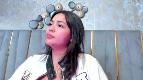  KIM  online show from January 14, 3:01 am