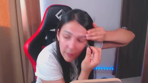 Snapshot of kimflexible_ chatting on January 25, 9:35 pm Kim 3 online show from January 25, 9:35 pm