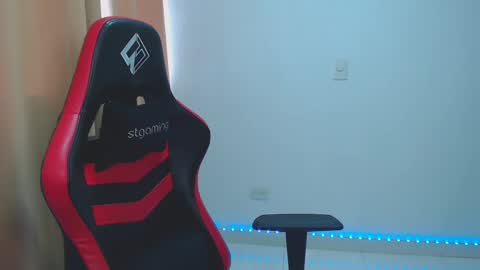 Snapshot of kimflexible_ chatting on January 28, 3:57 pm Kim 3 online show from January 28, 3:57 pm