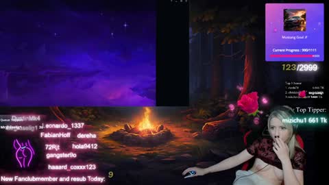 Snapshot of kimilee22 chatting on January 25, 11:00 pm Wolfs Girl online show from January 25, 11:00 pm