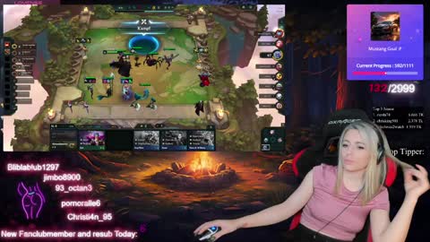 Snapshot of kimilee22 chatting on January 26, 10:46 pm Wolfs Girl online show from January 26, 10:46 pm