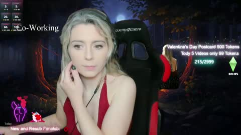 Snapshot of kimilee22 chatting on February 16, 4:53 pm Wolfs Girl online show from February 16, 4:53 pm