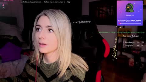 Snapshot of kimilee22 chatting on February 7, 3:27 pm Wolfs Girl online show from February 7, 3:27 pm