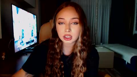 Kim Lee  online show from January 8, 3:39 pm