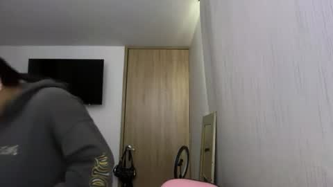 Snapshot of kimmi_foxy chatting on June 27, 11:37 am kimmi online show from June 27, 11:37 am