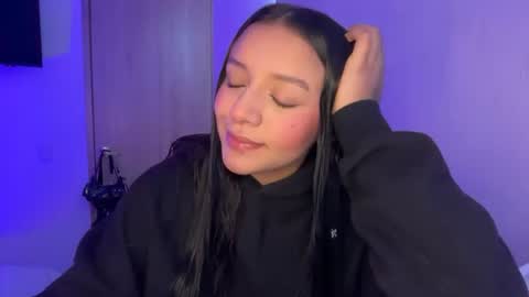 Snapshot of kimmi_foxy chatting on July 1, 2:18 pm kimmi online show from July 1, 2:18 pm