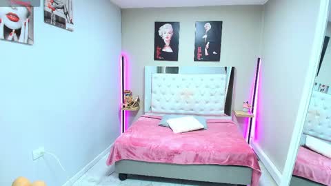 Kim online show from May 4, 1:07 pm