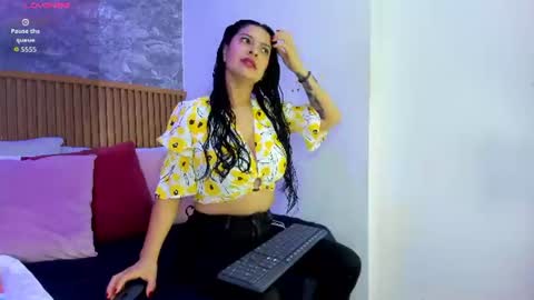 Snapshot of kimmy_kaller chatting on July 1, 10:50 am Kimmy online show from July 1, 10:50 am