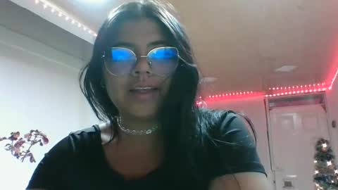 Snapshot of kimmy_kimmy_ chatting on December 15, 10:58 pm Kimmy online show from December 15, 10:58 pm