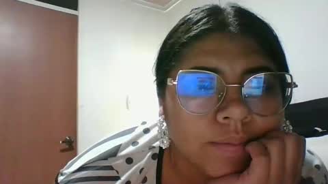 Snapshot of kimmy_kimmy_ chatting on January 14, 4:15 am Kimmy online show from January 14, 4:15 am