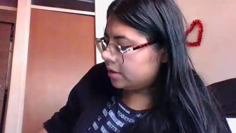 Snapshot of kimmy_kimmy_ chatting on January 24, 9:15 pm Kimmy online show from January 24, 9:15 pm