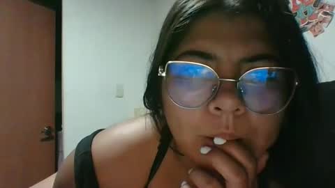 Snapshot of kimmy_kimmy_ chatting on February 18, 1:54 am Kimmy online show from February 18, 1:54 am