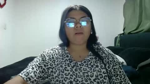 Snapshot of kimmy_kimmy_ chatting on October 26, 2:17 am Kimmy online show from October 26, 2:17 am