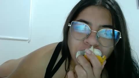 Snapshot of kimmy_kimmy_ chatting on November 7, 3:23 pm Kimmy online show from November 7, 3:23 pm