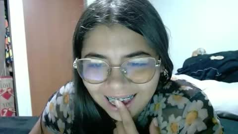 Snapshot of kimmy_kimmy_ chatting on January 8, 1:30 am Kimmy online show from January 8, 1:30 am