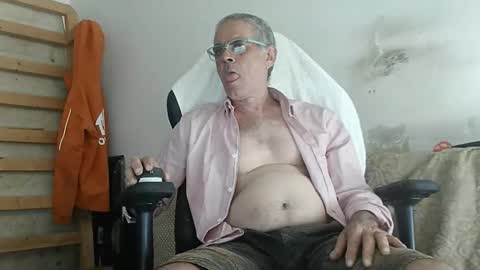 Snapshot of kimo372 chatting on November 12, 1:33 pm kimo372 online show from November 12, 1:33 pm