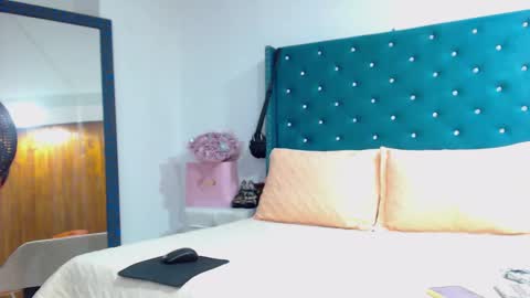 Snapshot of kimscarleth chatting on December 17, 2:45 pm Kim online show from December 17, 2:45 pm