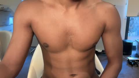 Snapshot of kinda_horny_right_now chatting on April 4, 3:16 am Isaac online show from April 4, 3:16 am