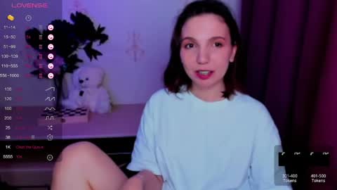 Snapshot of kindhazelhere_ chatting on April 30, 8:57 pm Hazel online show from April 30, 8:57 pm