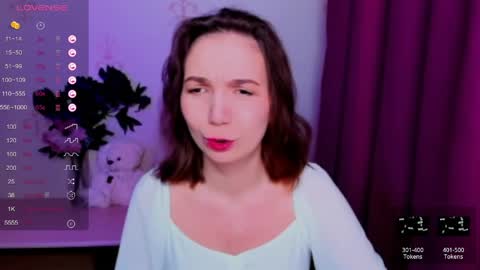 Snapshot of kindhazelhere_ chatting on May 3, 6:14 pm Hazel online show from May 3, 6:14 pm