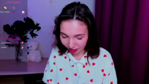 Snapshot of kindhazelhere_ chatting on May 11, 6:41 am Hazel online show from May 11, 6:41 am