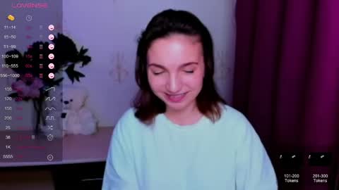 Snapshot of kindhazelhere_ chatting on May 22, 9:20 pm Hazel online show from May 22, 9:20 pm