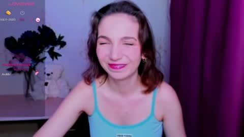 Snapshot of kindhazelhere_ chatting on May 25, 10:27 pm Hazel online show from May 25, 10:27 pm