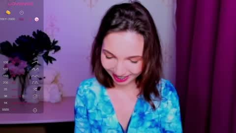Snapshot of kindhazelhere_ chatting on June 4, 6:47 pm Hazel online show from June 4, 6:47 pm