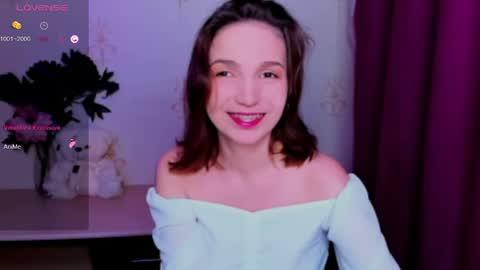 Snapshot of kindhazelhere_ chatting on June 8, 1:28 am Hazel online show from June 8, 1:28 am