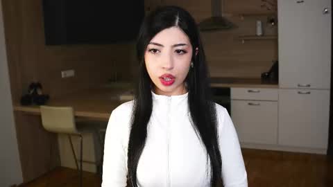 Snapshot of kindraevert chatting on November 5, 5:51 am Megan online show from November 5, 5:51 am