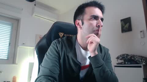 Snapshot of king7045 chatting on March 11, 9:34 am king7045 online show from March 11, 9:34 am