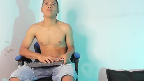 Snapshot of king_ares1 chatting on June 19, 11:03 am king_ares1 online show from June 19, 11:03 am