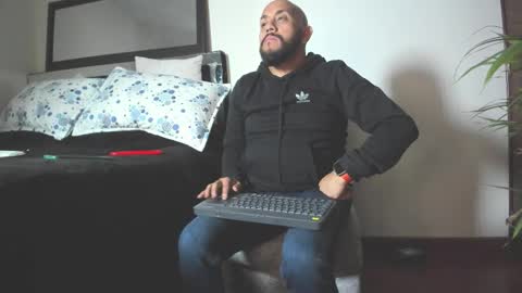 king_bear_25 online show from February 27, 3:06 am