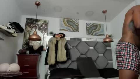 Snapshot of king_fitt_ chatting on April 14, 12:00 pm HOT MEN BLACK online show from April 14, 12:00 pm