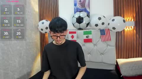 Snapshot of king_luxury1 chatting on June 22, 12:24 pm King online show from June 22, 12:24 pm