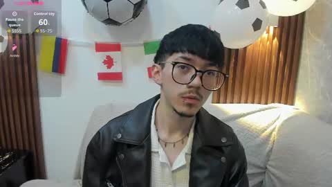 Snapshot of king_luxury1 chatting on June 27, 12:22 pm King online show from June 27, 12:22 pm