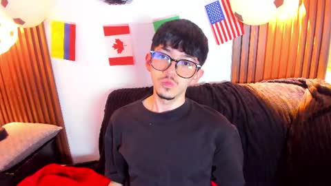 Snapshot of king_luxury1 chatting on July 6, 12:13 pm King online show from July 6, 12:13 pm