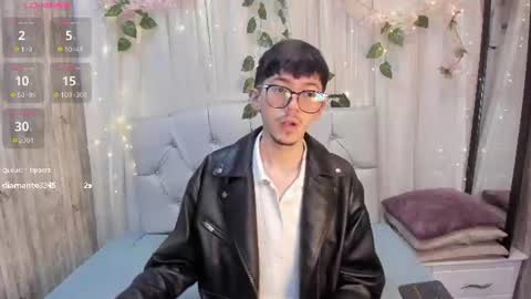 Snapshot of king_luxury1 chatting on July 24, 12:36 pm King online show from July 24, 12:36 pm