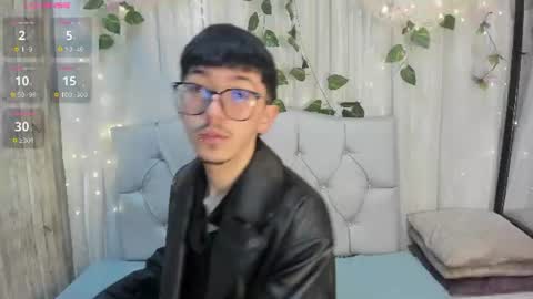 Snapshot of king_luxury1 chatting on July 27, 12:12 pm King online show from July 27, 12:12 pm
