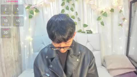 Snapshot of king_luxury1 chatting on July 29, 12:14 pm King online show from July 29, 12:14 pm