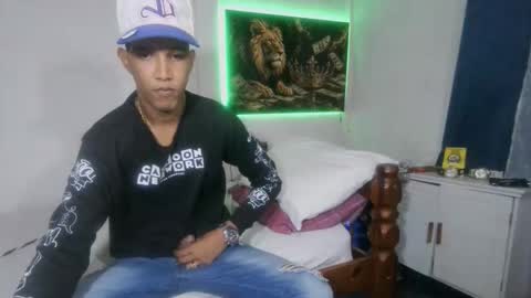 Snapshot of king_master7 chatting on June 5, 12:39 am king_master7 online show from June 5, 12:39 am
