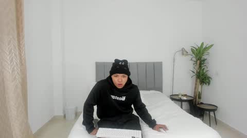 Snapshot of king_master77 chatting on March 6, 11:14 am king_master77 online show from March 6, 11:14 am