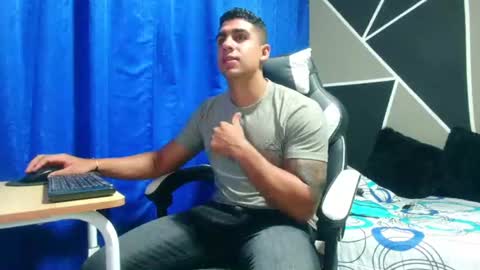 Snapshot of king_orion chatting on June 12, 11:57 pm King Orion online show from June 12, 11:57 pm