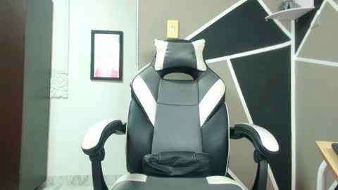 Snapshot of king_orion chatting on July 15, 11:10 pm King Orion online show from July 15, 11:10 pm