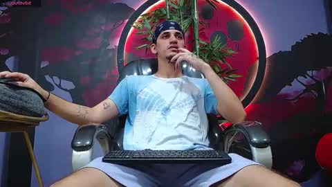 king voy online show from November 17, 8:03 pm