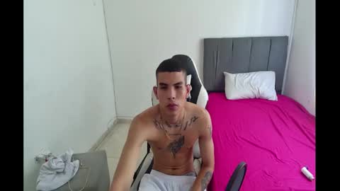 Snapshot of king_warlord chatting on April 5, 6:49 pm king_warlord online show from April 5, 6:49 pm