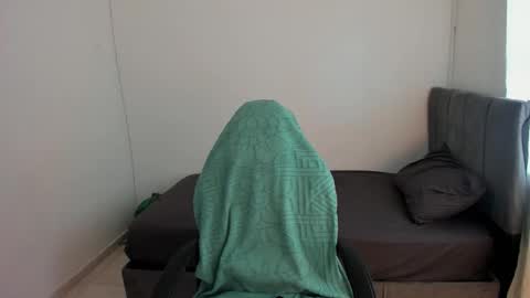 Snapshot of king_warlord chatting on April 16, 12:39 pm king_warlord online show from April 16, 12:39 pm