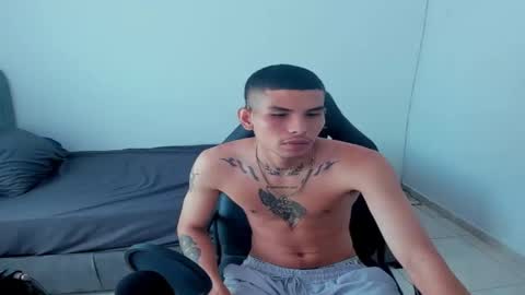 Snapshot of king_warlord chatting on April 29, 8:37 pm king_warlord online show from April 29, 8:37 pm