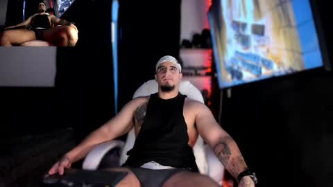 King Bear online show from December 22, 1:45 am