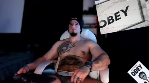 King Bear online show from February 5, 1:04 am